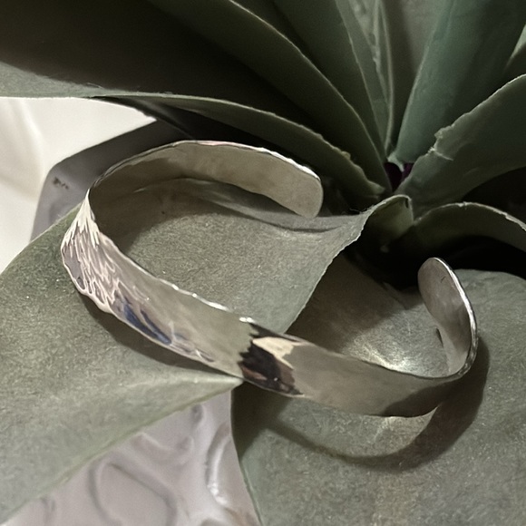 Gorgeous Handmade Sterling Silver Cuff Style Bracelet-Made in Italy-EUC - Picture 5 of 16